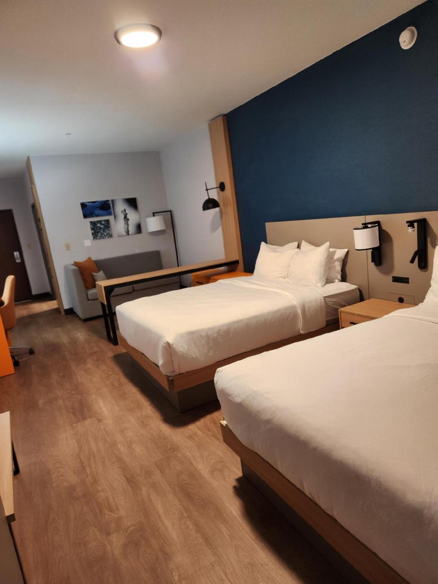 Comfort Suites ไชแอนน์ ภายนอก รูปภาพ