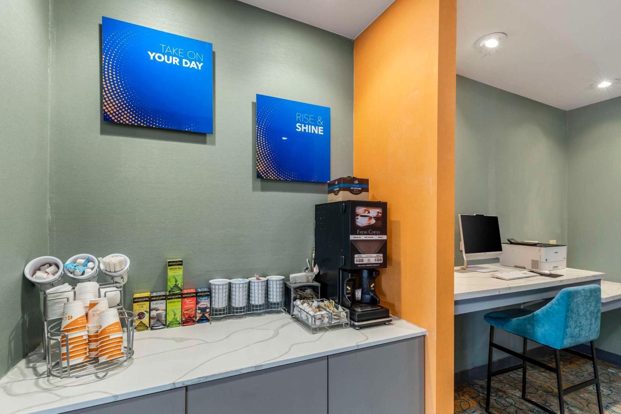 Comfort Suites ไชแอนน์ ภายนอก รูปภาพ
