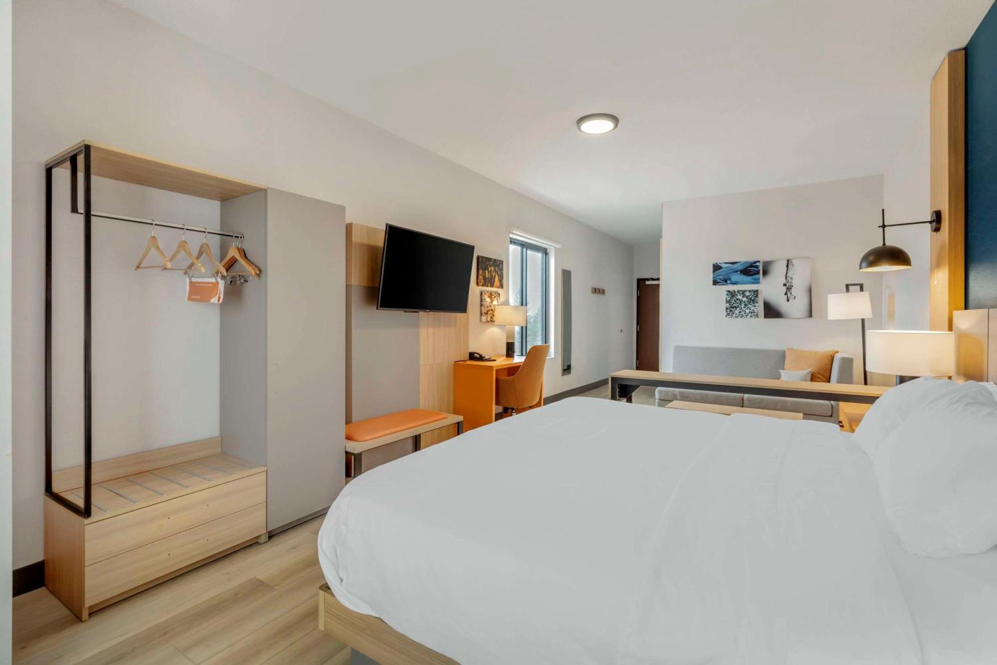 Comfort Suites ไชแอนน์ ภายนอก รูปภาพ