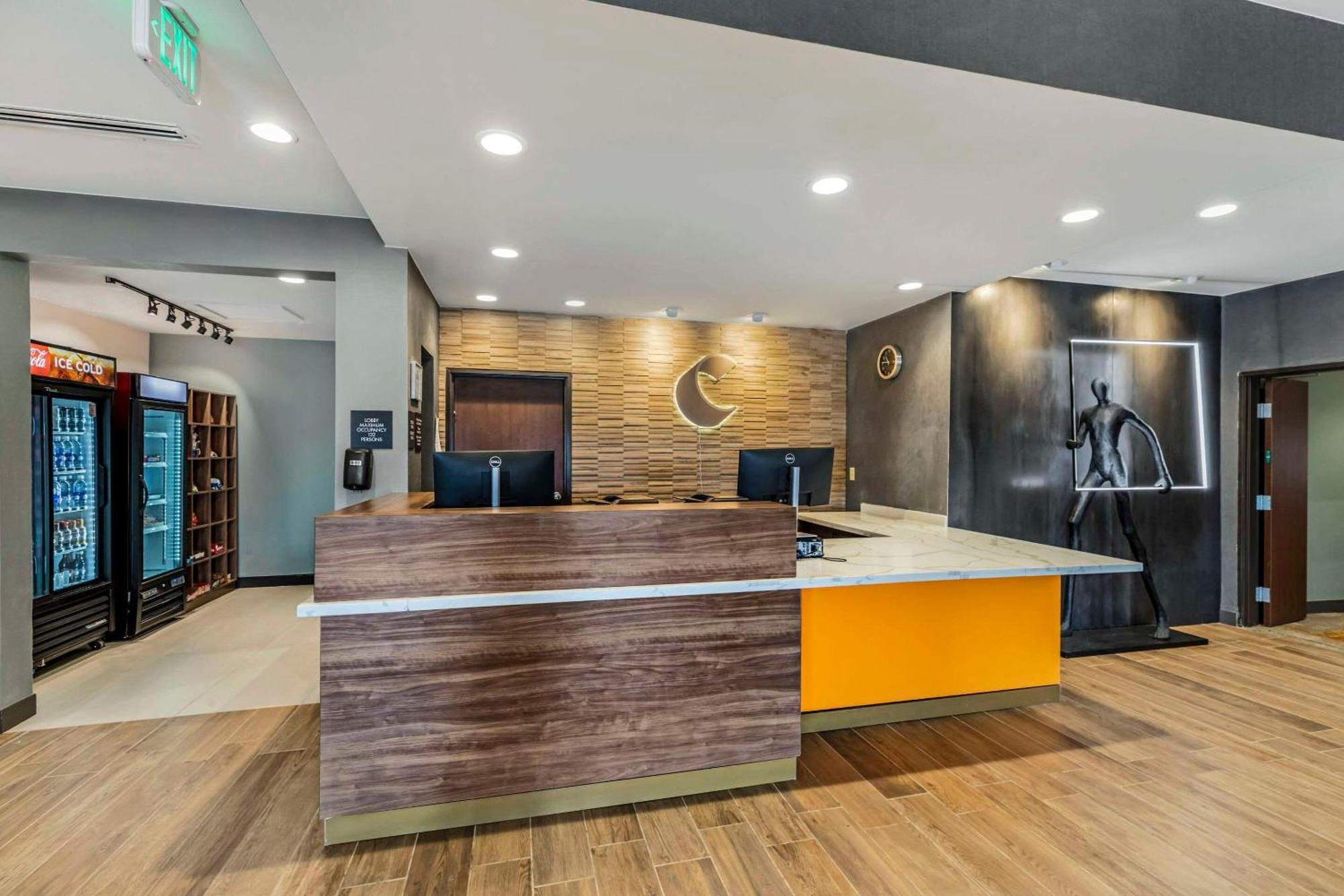 Comfort Suites ไชแอนน์ ภายนอก รูปภาพ