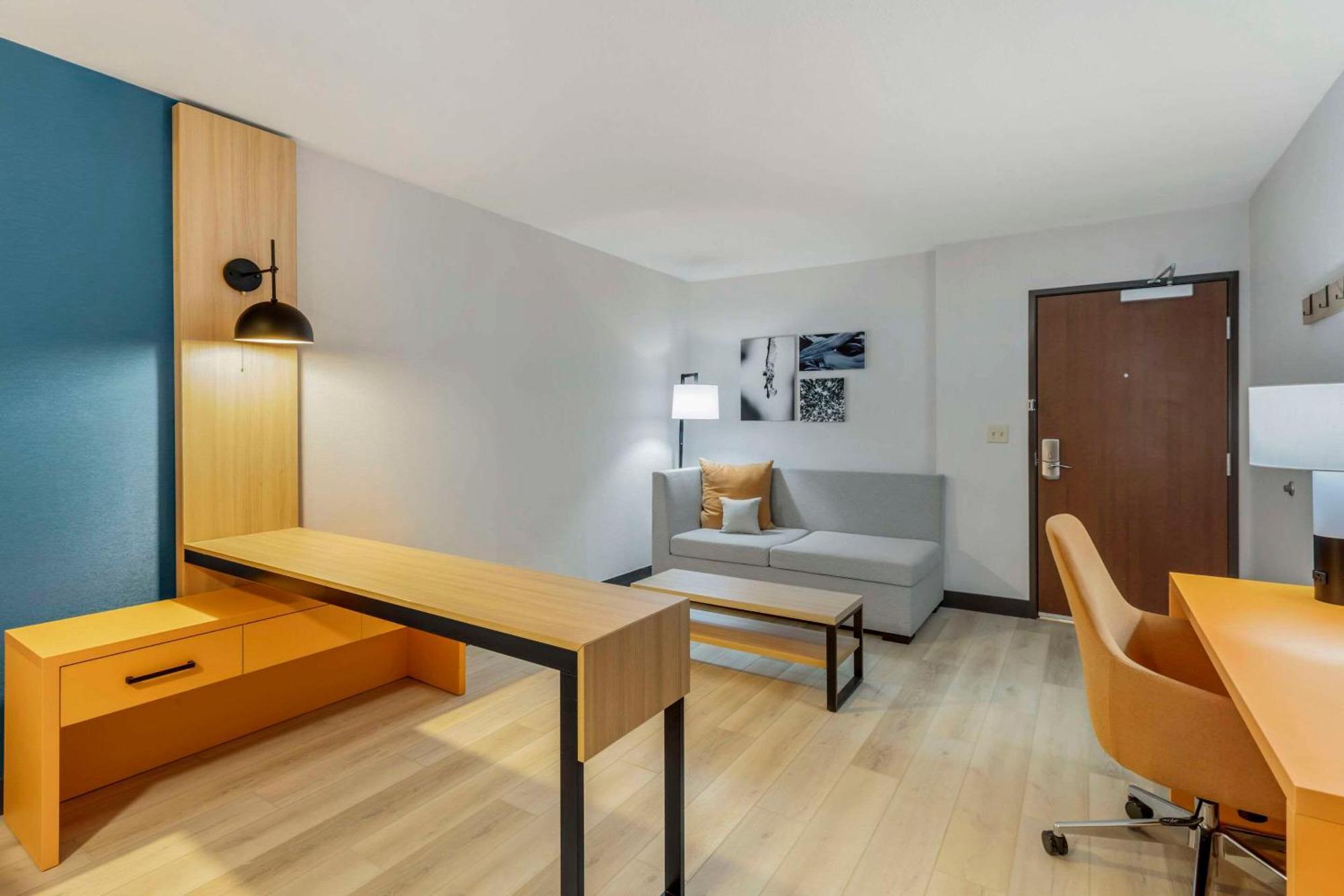 Comfort Suites ไชแอนน์ ภายนอก รูปภาพ