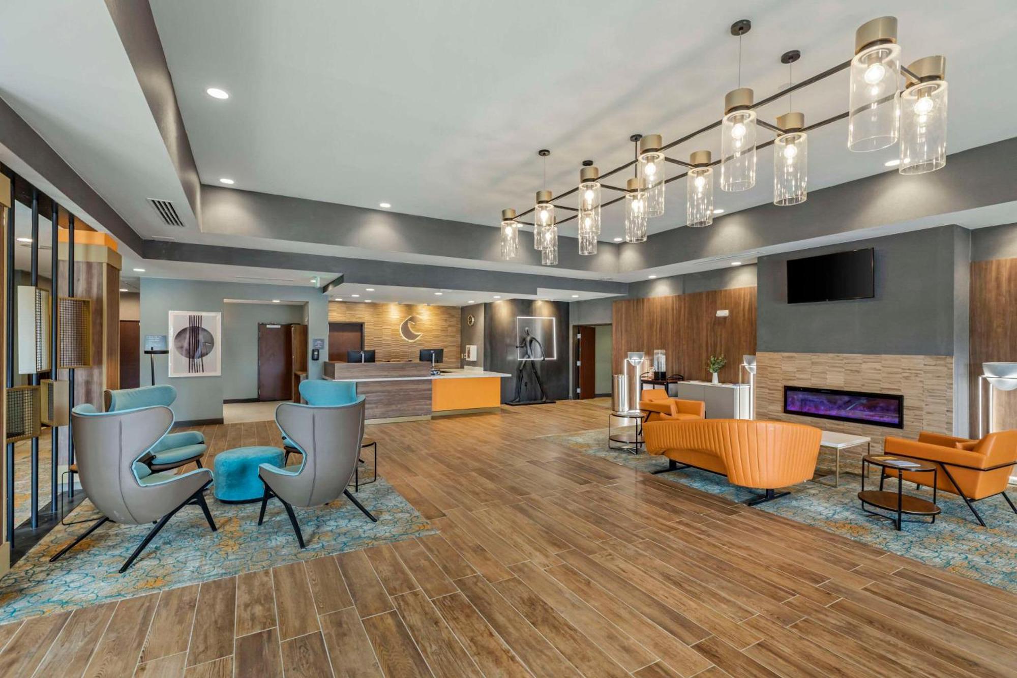 Comfort Suites ไชแอนน์ ภายนอก รูปภาพ
