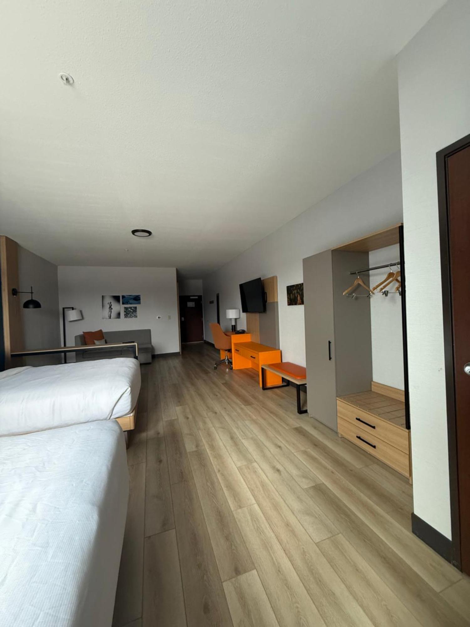 Comfort Suites ไชแอนน์ ภายนอก รูปภาพ